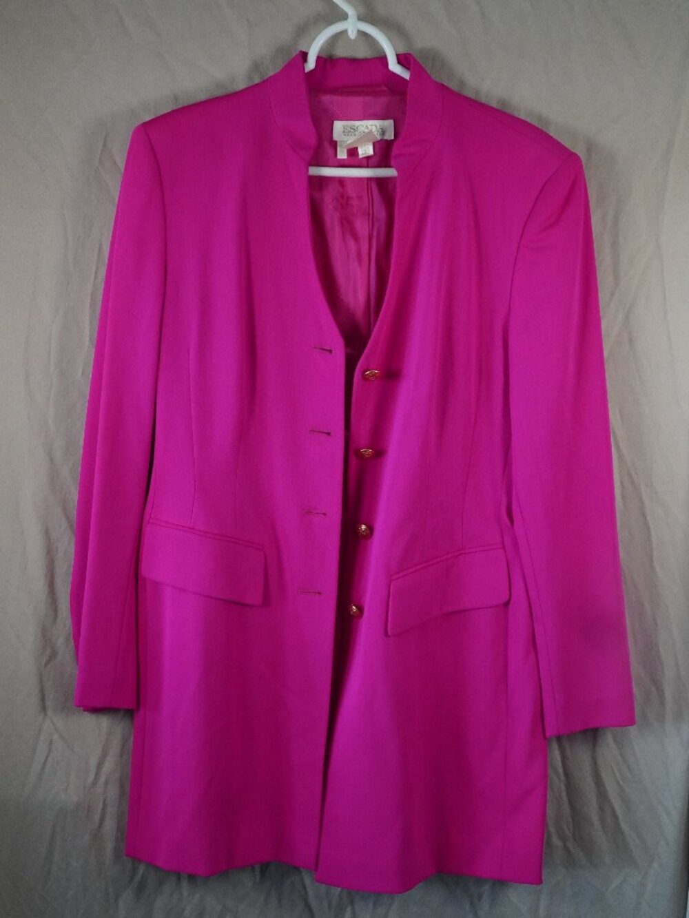 Vintage Escada magenta wool blazer